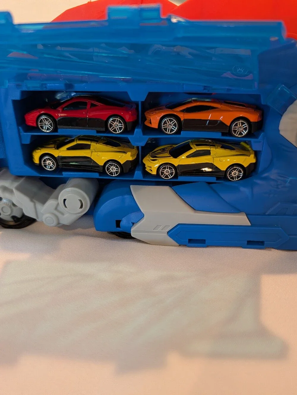 Dino Swallow Truck 2-in-1 Transforming Toy